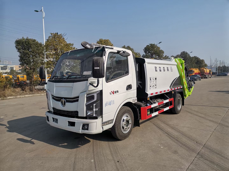 飞碟奥驰重载压缩垃圾车