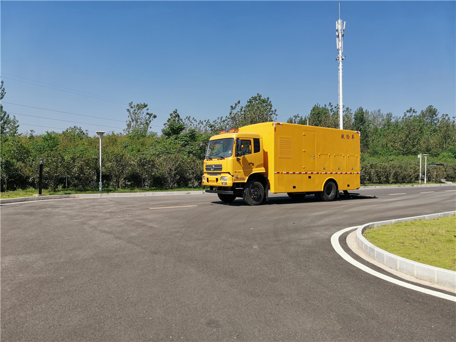 CLW5140XXHE6天锦四驱救险车
