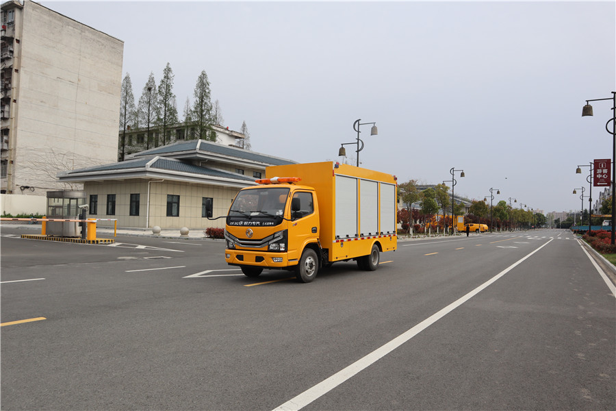 CLW5040XXH6小多利卡救险车