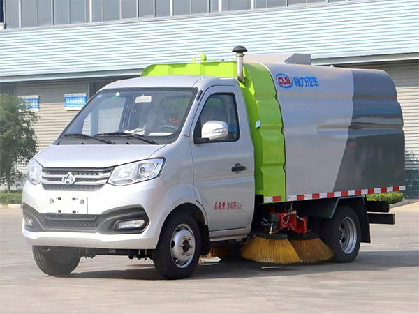 CLW5030TSLS6型扫路车
