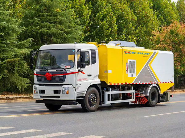 CLW5180TXC6CD型吸尘车