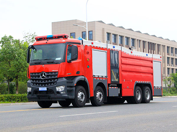 CLW5370GXFPM180型泡沫消防车